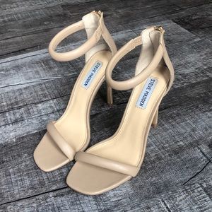 Steve Madden size 7.5 nude strappy heel